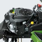 Détail du carter acier 107 cm de la tondeuse autoportée X370 et système de mulching