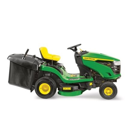 Tondeuse autoportée X117R vue trois-quarts avec bac arrière 300L